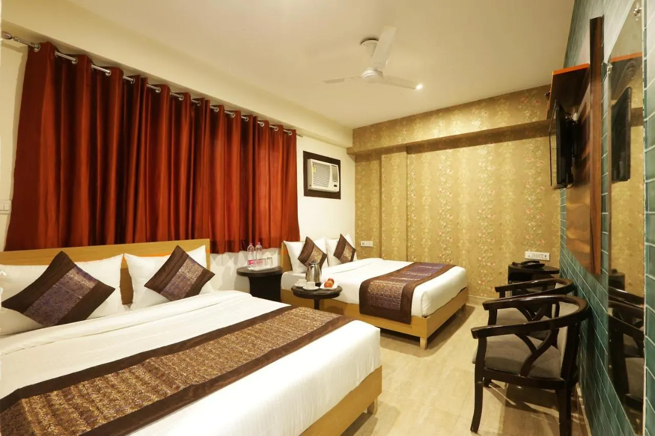 Palm Emerald Near New Delhi International Airport location