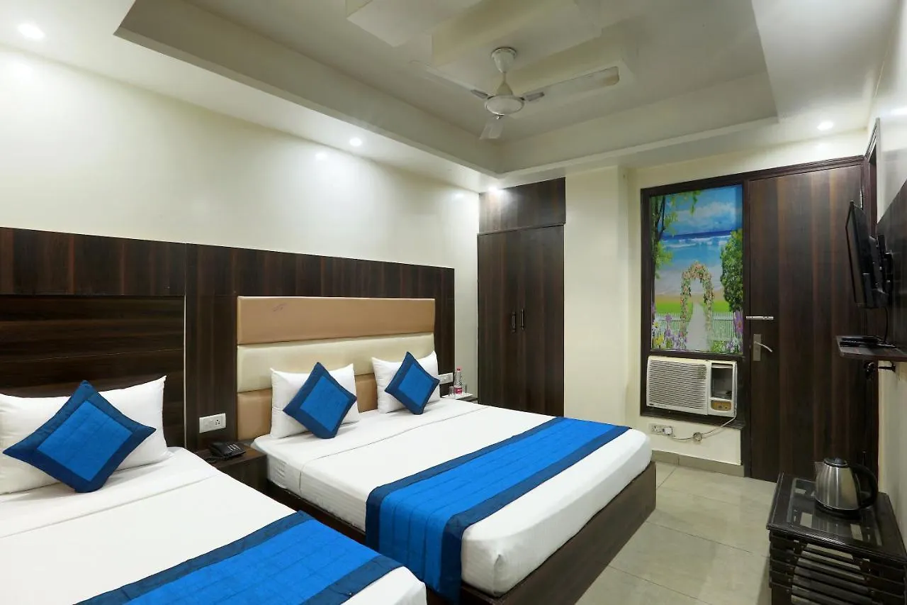 Bed & Breakfast Palm Emerald Near New Delhi International Airport