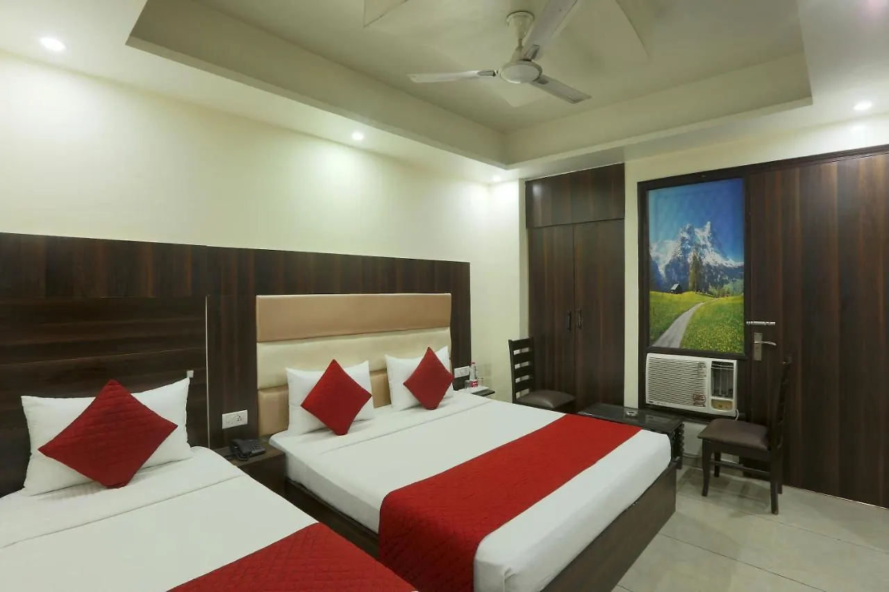 Palm Emerald Near New Delhi International Airport India